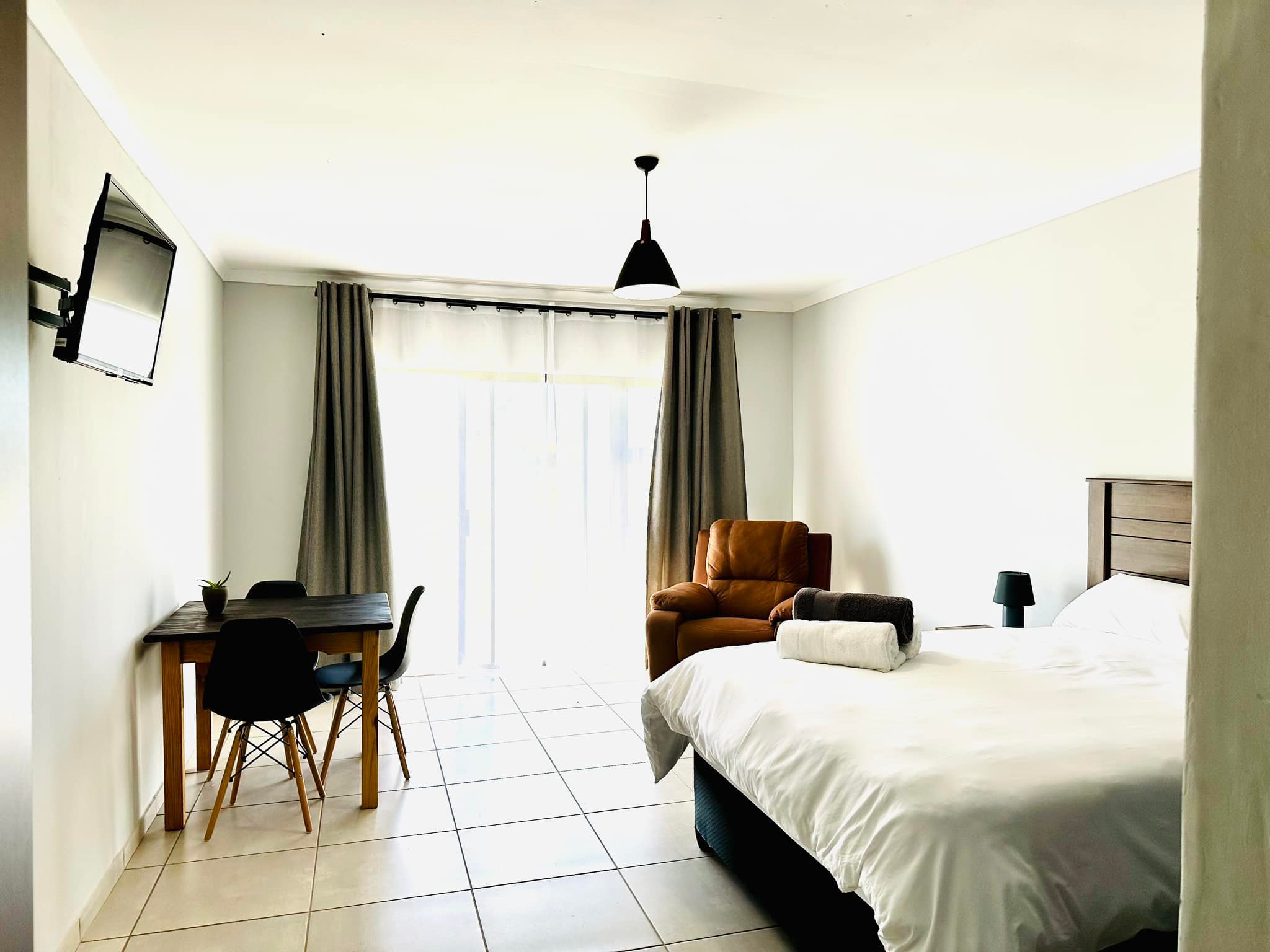 Queen Room En-Suite